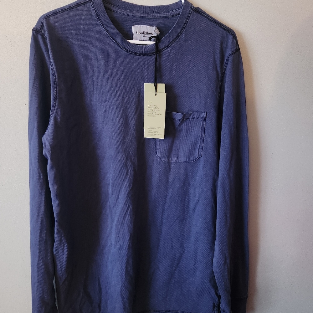 Medium men long sleeves Shirt brand new